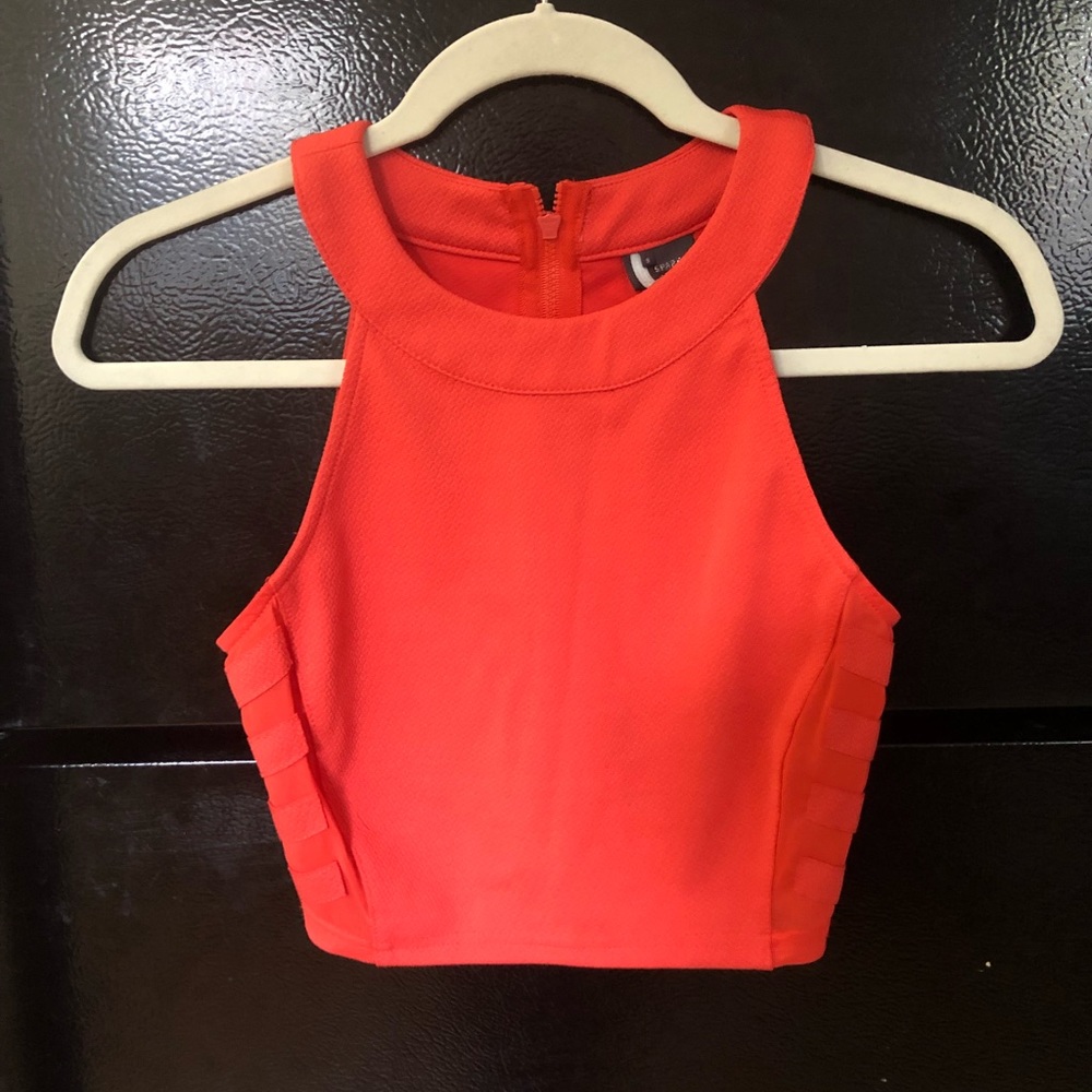 URBAN OUTFITTERS CROP